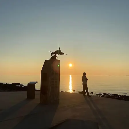 - Northern Lights And Midnight Sun 빌라