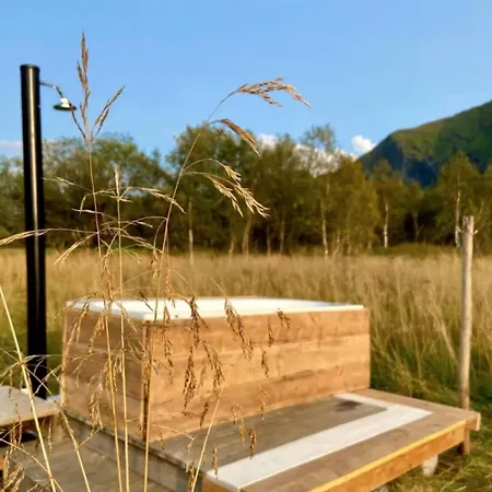 - Northern Lights And Midnight Sun Reipå