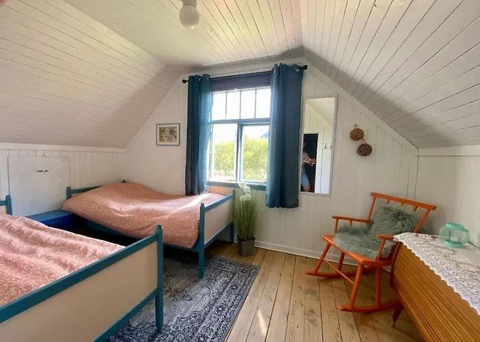 - Northern Lights And Midnight Sun Villa *