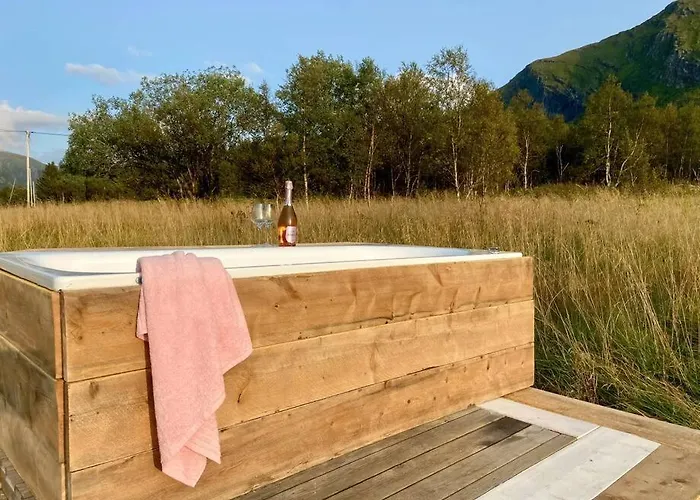 - Northern Lights And Midnight Sun * Reipå