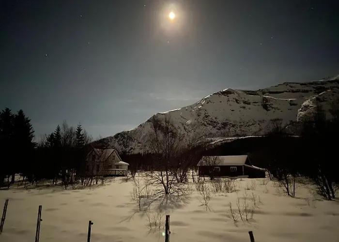 Villa - Northern Lights And Midnight Sun
