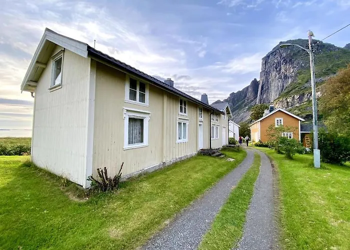 - Northern Lights And Midnight Sun Reipå