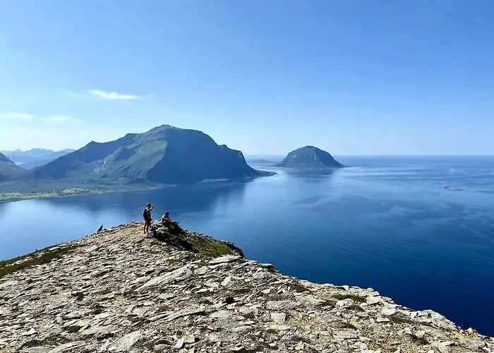 - Northern Lights And Midnight Sun Villa