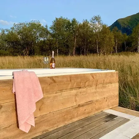 - Northern Lights And Midnight Sun * Reipå