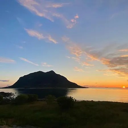 - Northern Lights And Midnight Sun Reipå