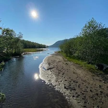 - Northern Lights And Midnight Sun Villa Reipå