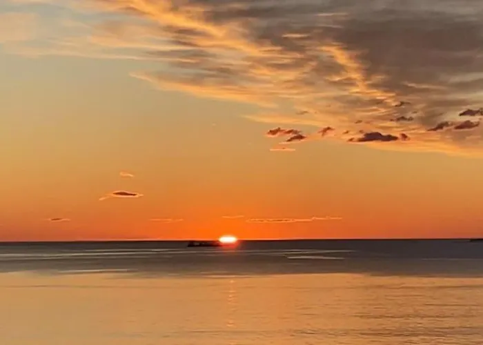 Villa - Northern Lights And Midnight Sun